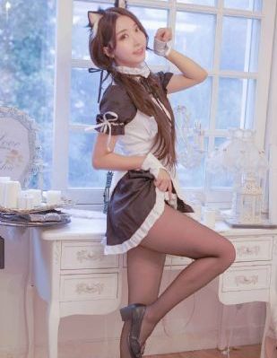 抱着娇妻让人玩3p_HD高清在线